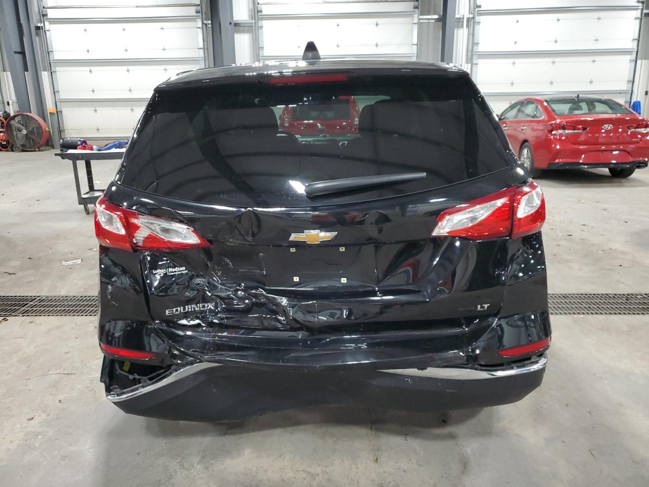 3GNAXJEVXJL327916 2018 Chevrolet Equinox Lt