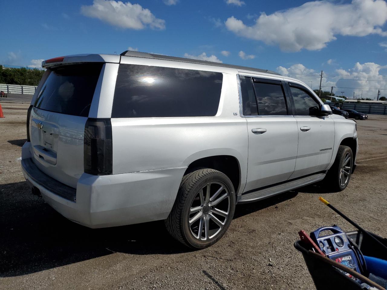 2015 Chevrolet Suburban - Image 3