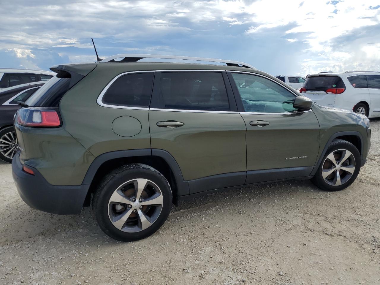 2019 Jeep Grand Cherokee - Image 3