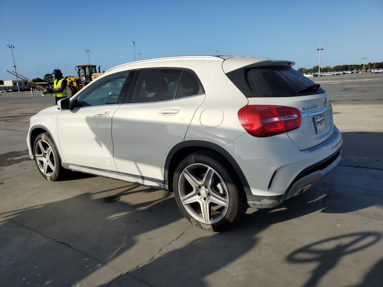 VIN WDCTG4GB3FJ084853 2015 MERCEDES-BENZ GLA-CLASS no.2