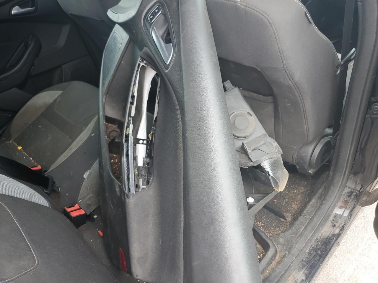 2017 Ford Focus - Image 13