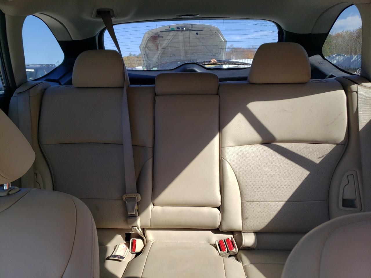 2015 Subaru Outback - Image 10