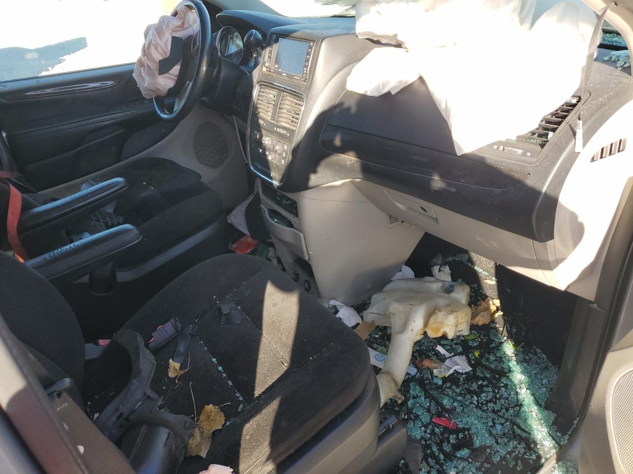 2015 Dodge Caravan - Image 8