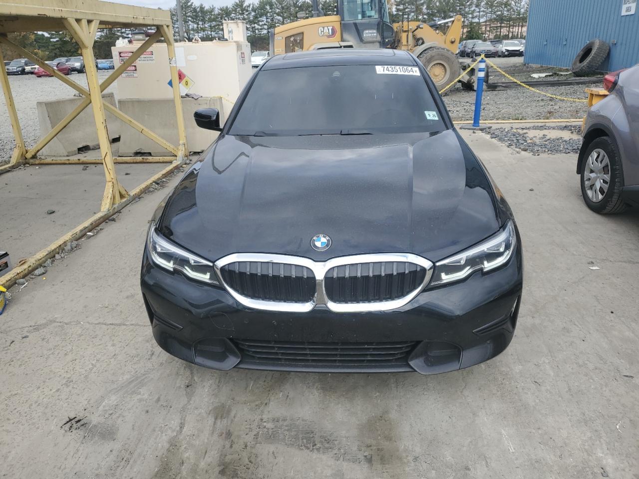 3MW5R7J08N8C24663 2022 BMW 330Xi