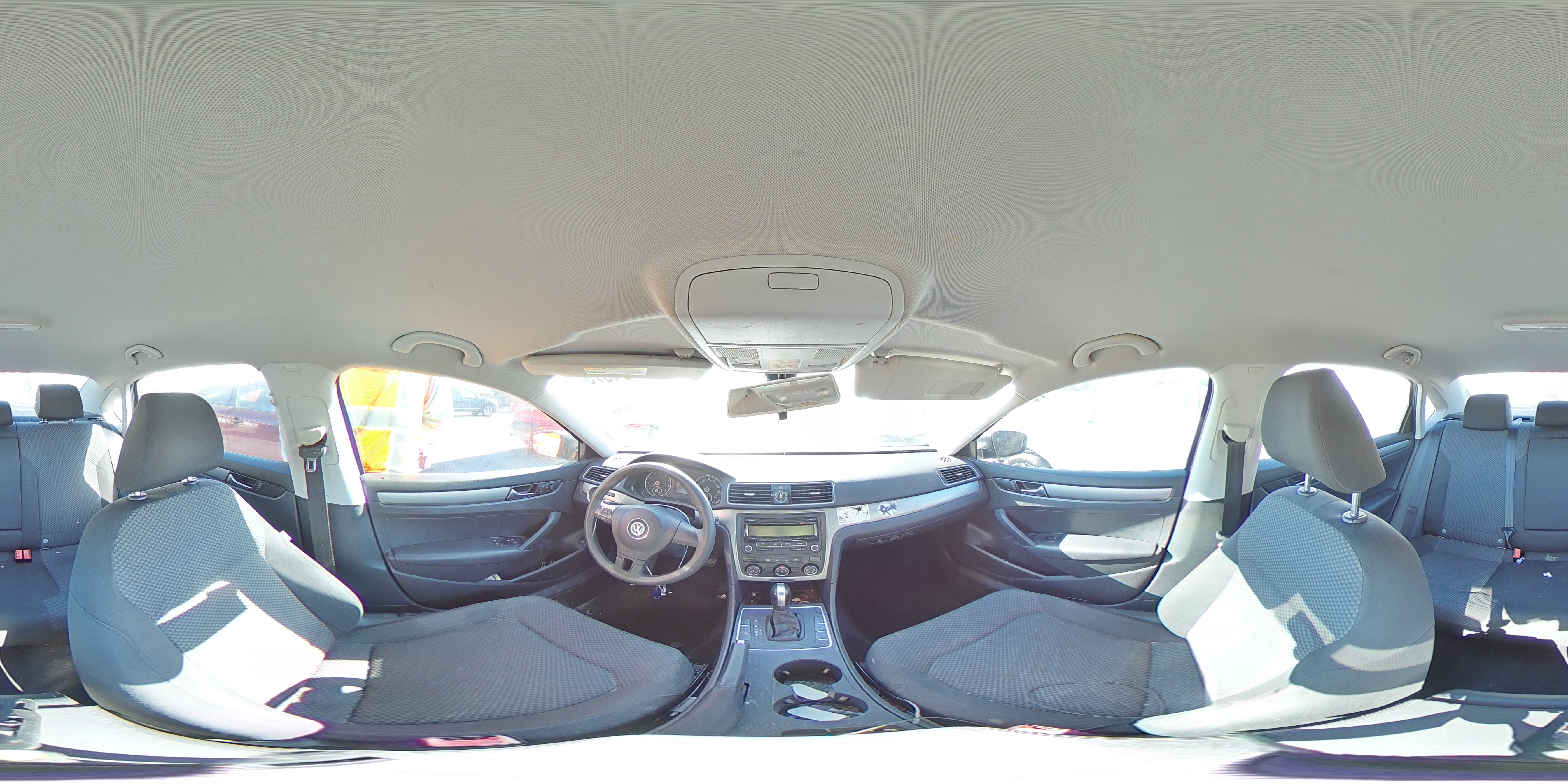 2014 Volkswagen Passat - Image 13