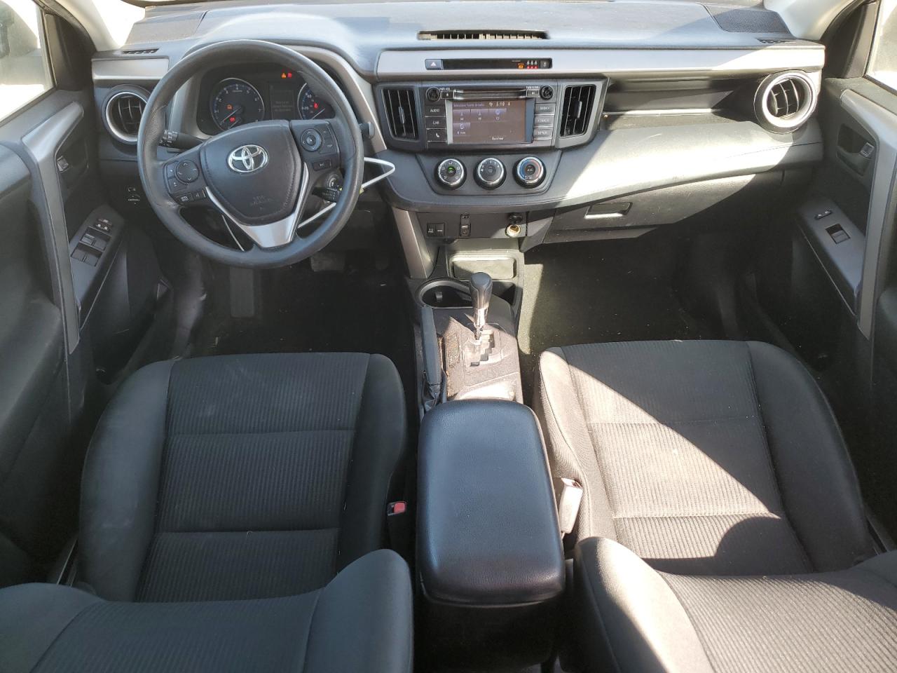 2T3BFREV0JW838347 2018 Toyota Rav4 Le
