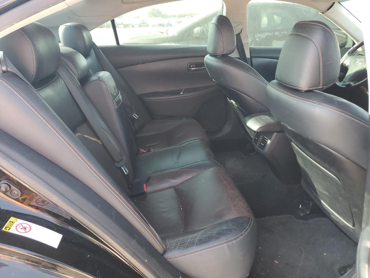 2011 Lexus ES - Image 10