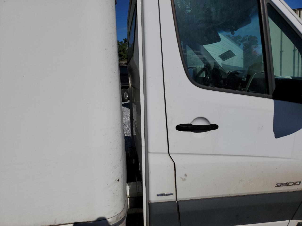 2014 Mercedes-Benz Sprinter - Image 11