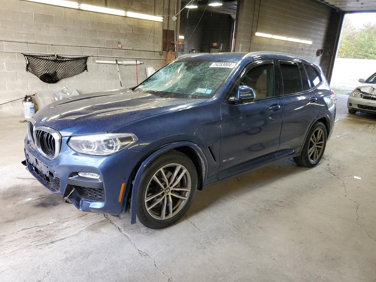 VIN 5UXTR9C55JLC73743 2018 BMW X3 no.1