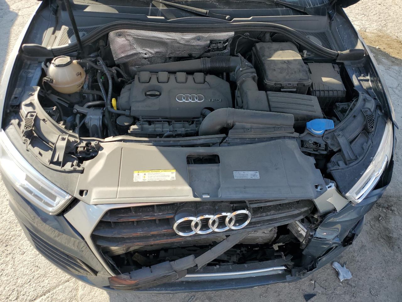 WA1JCCFS0JR024747 2018 Audi Q3 Premium Plus