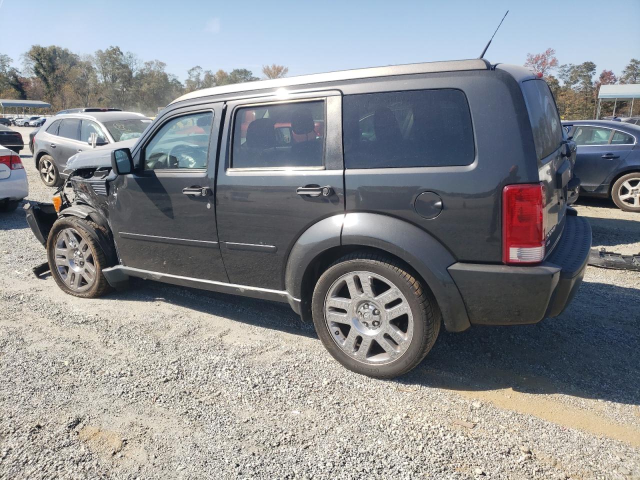 2011 Dodge Nitro - Image 2