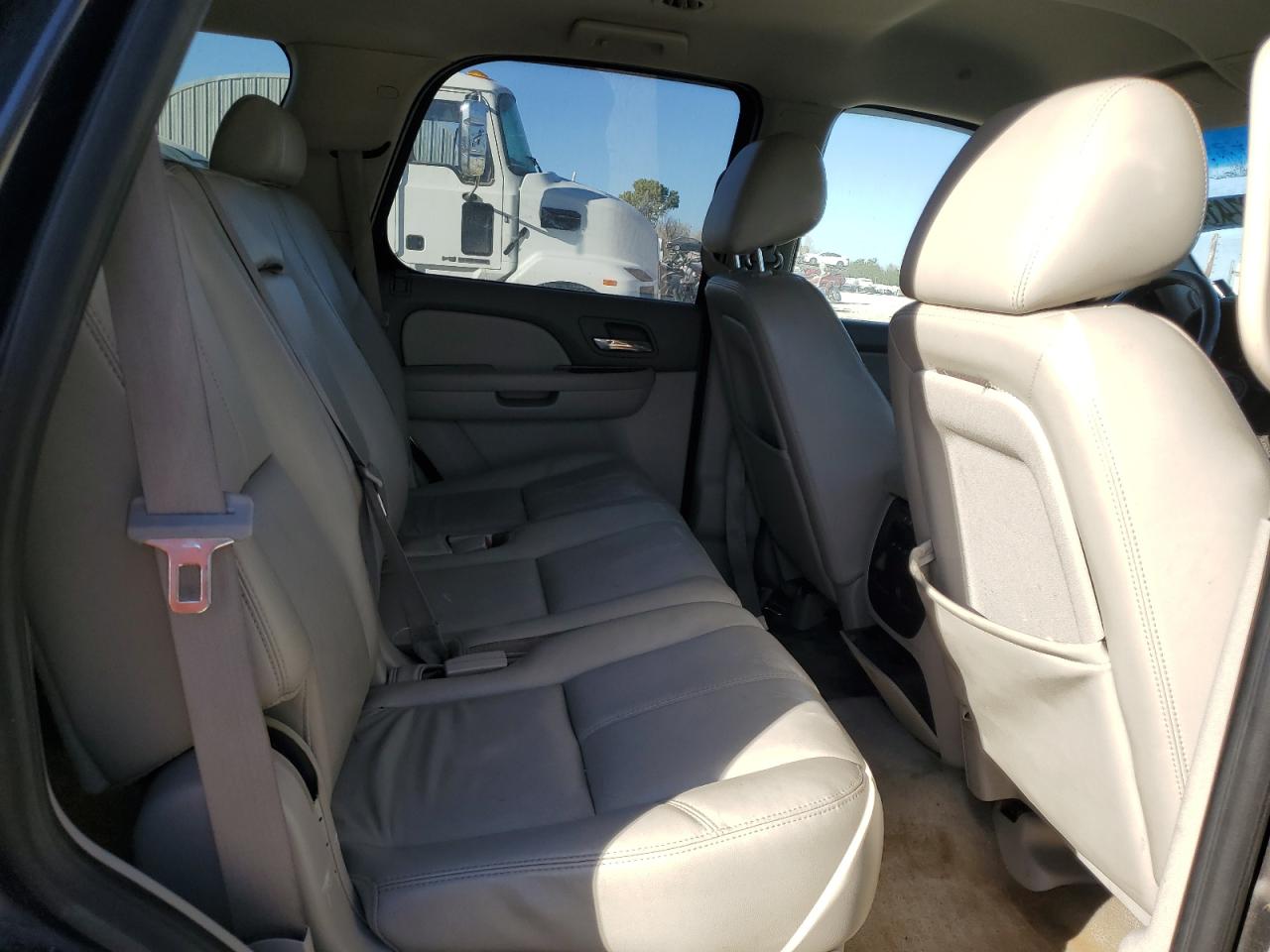 2010 Chevrolet Tahoe - Image 11