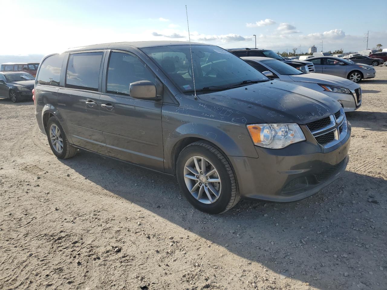 VIN 2C4RDGBG3GR341374 2016 DODGE CARAVAN no.4