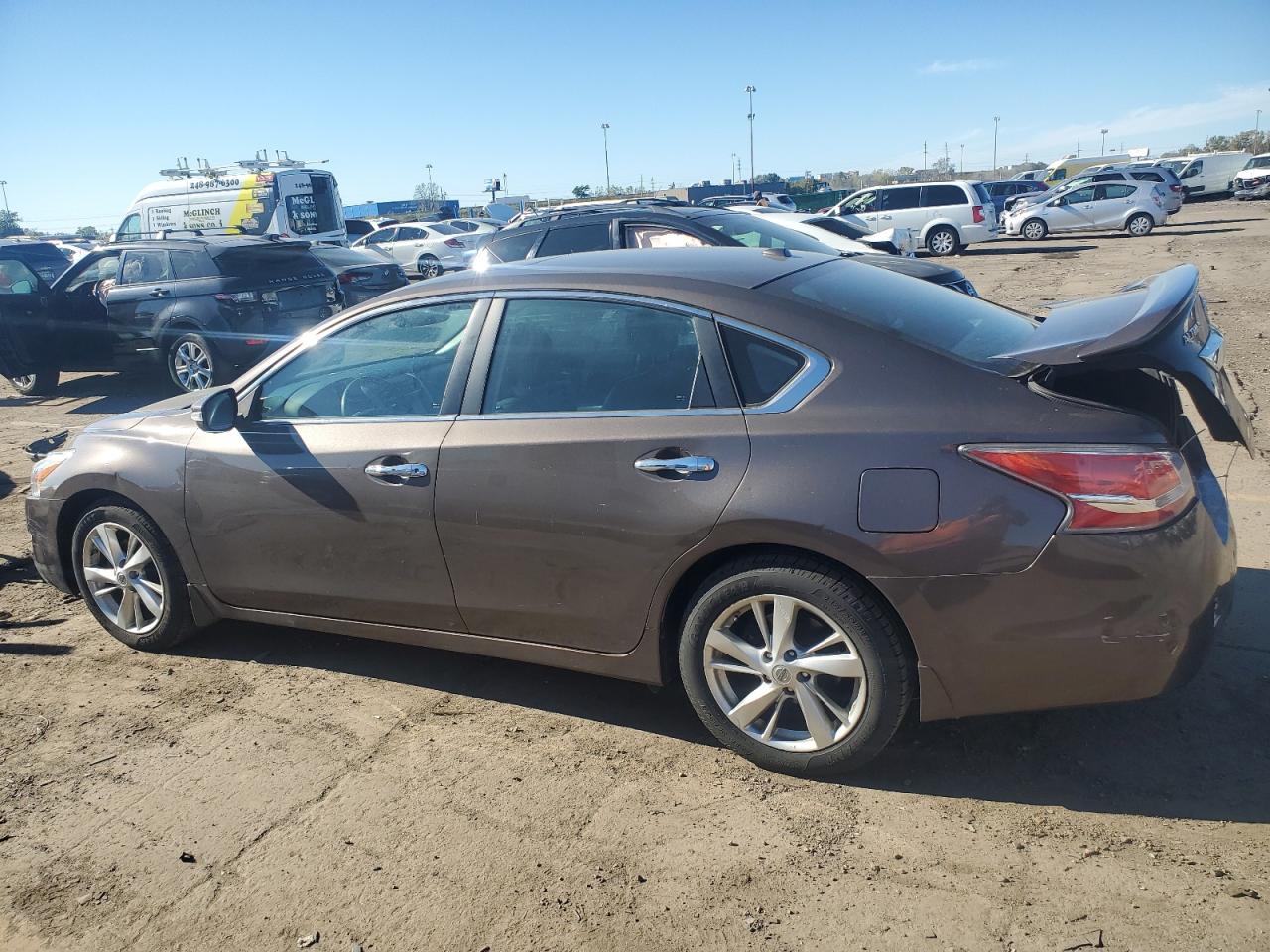 2015 Nissan Altima - Image 2