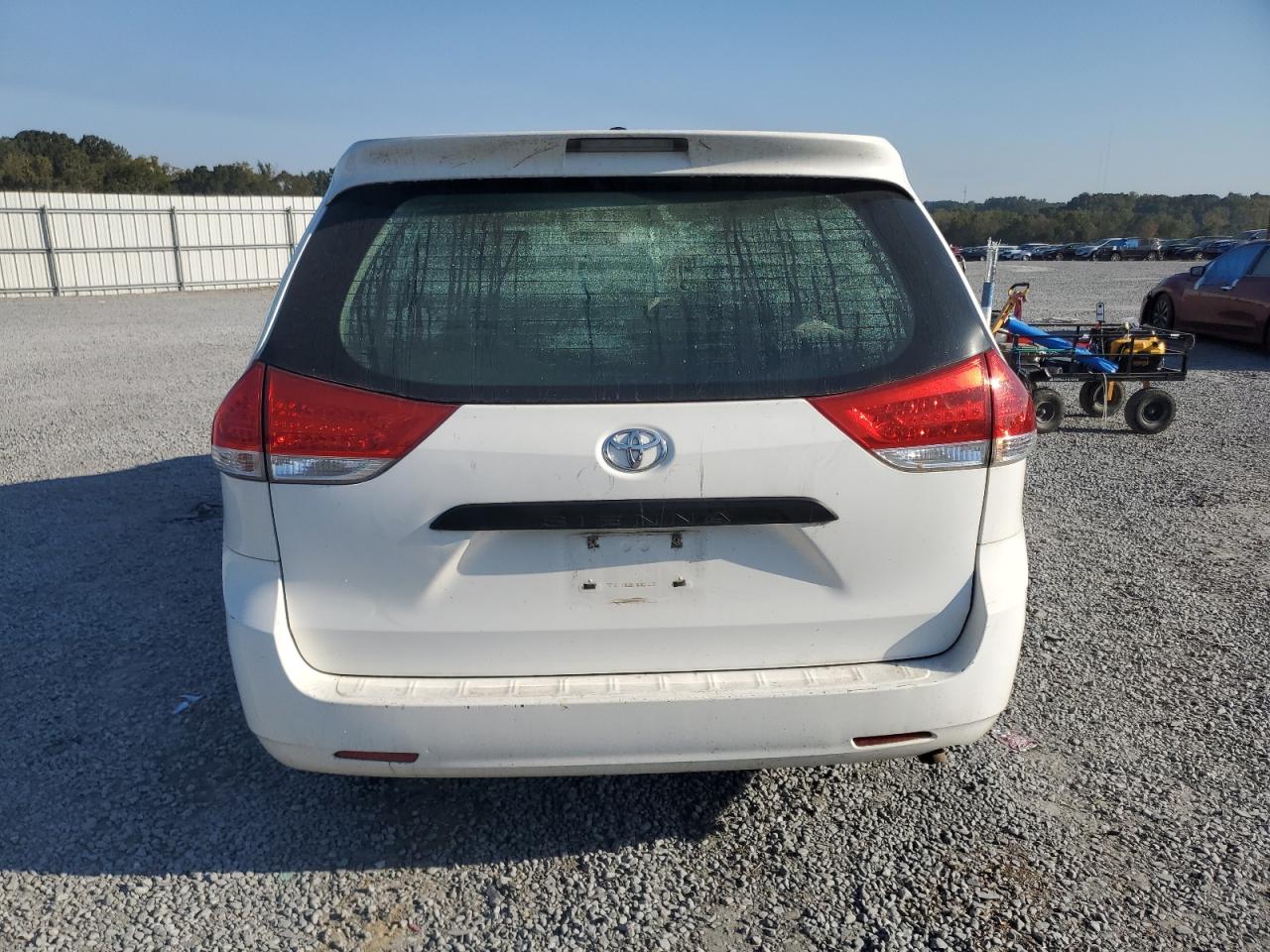 2011 Toyota Sienna VIN: 5TDZK3DC7BS161811 Lot: 74205744