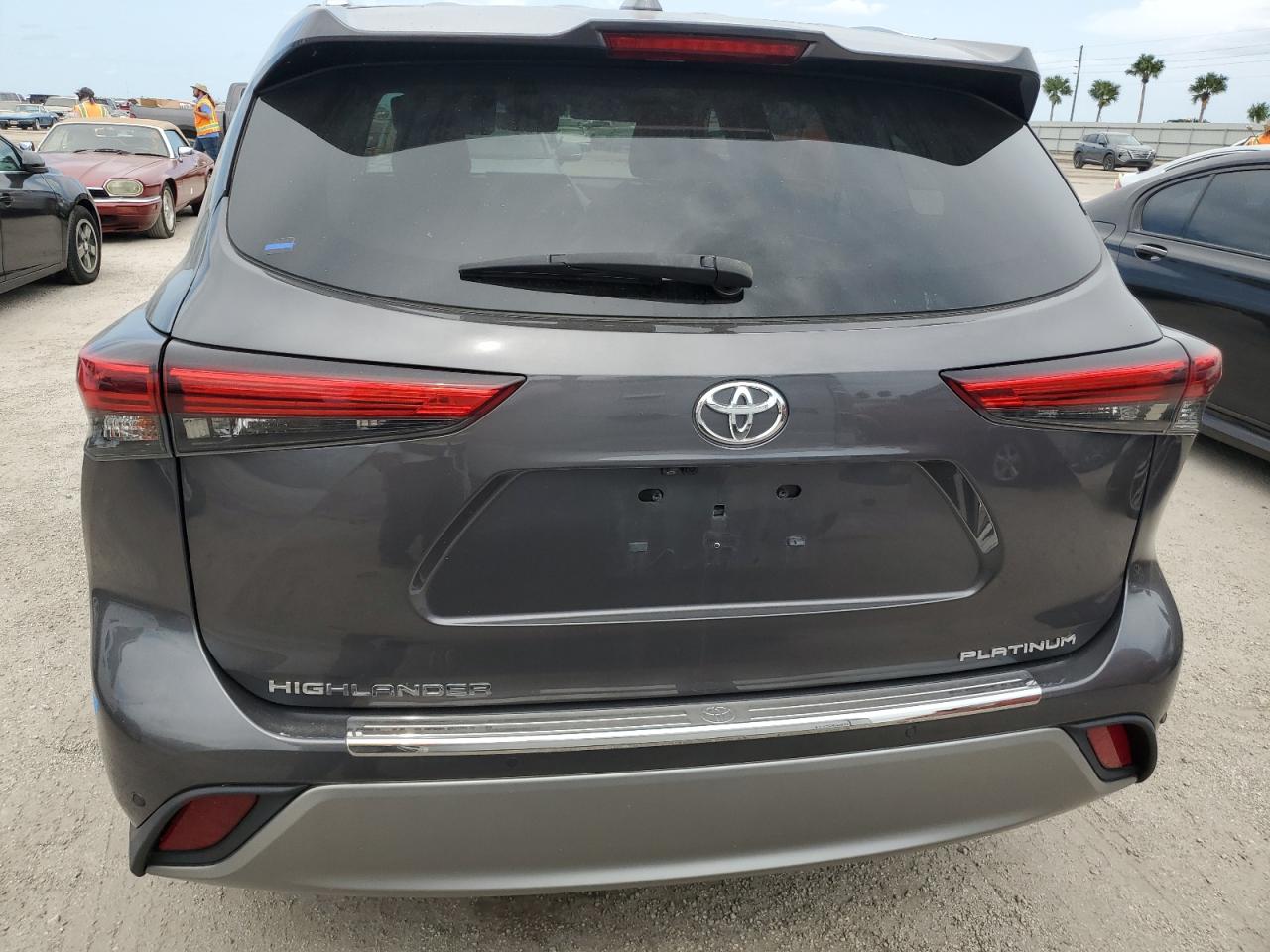 2021 Toyota Highlander Platinum VIN: 5TDFZRAHXMS035611 Lot: 76117314