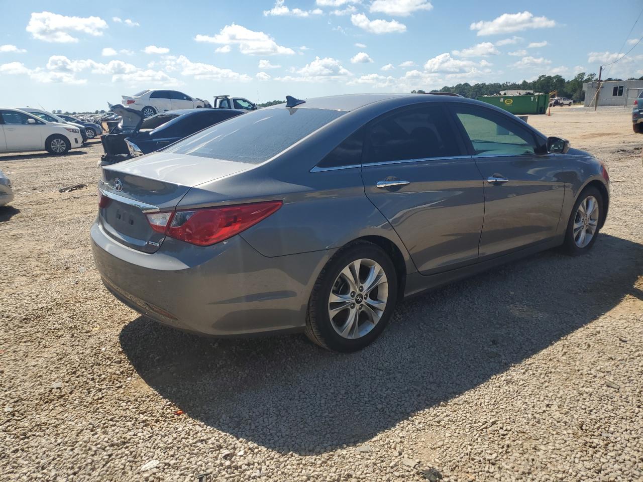 2011 Hyundai Sonata - Image 3