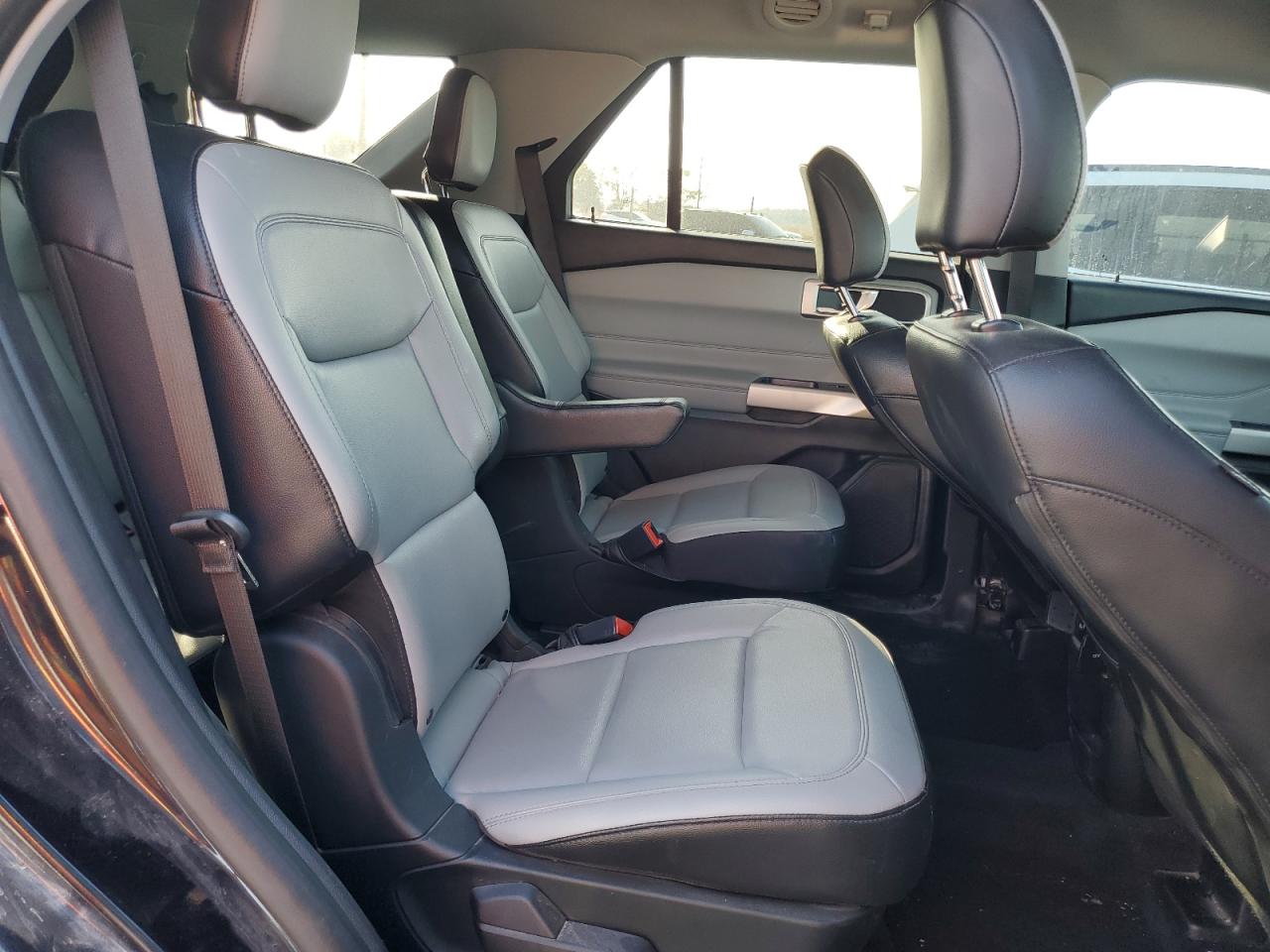 2021 Ford Explorer - Image 11
