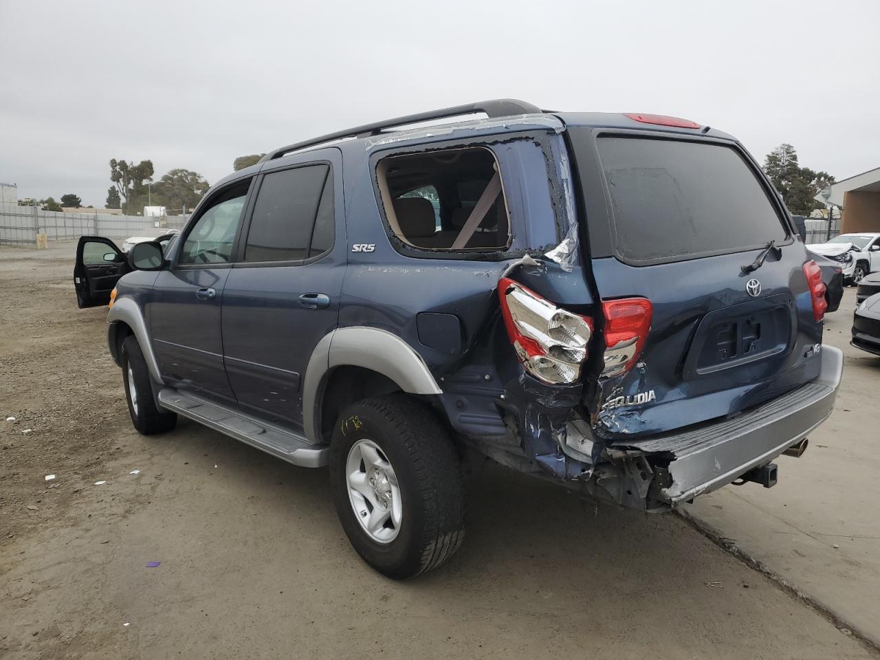 2001 Toyota Sequoia - Image 2