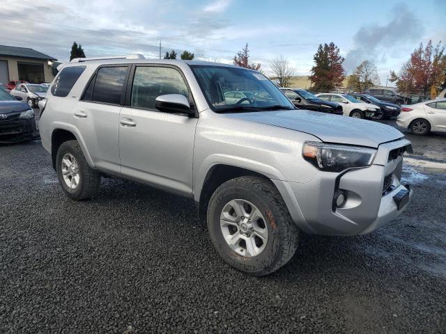  TOYOTA 4RUNNER 2017 Srebrny