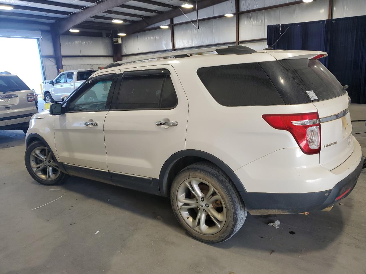 2015 Ford Explorer - Image 2