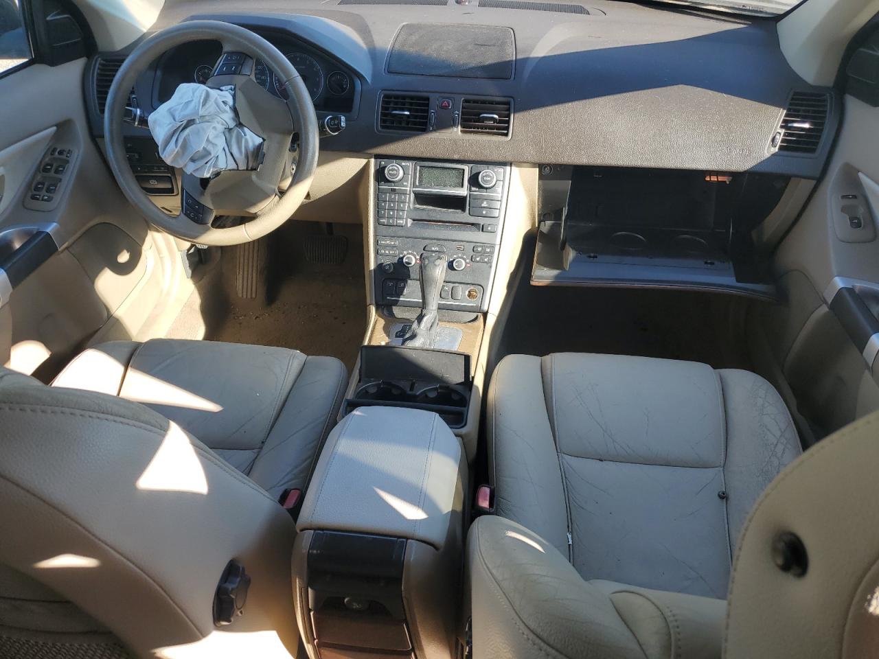 2010 Volvo XC90 - Image 8