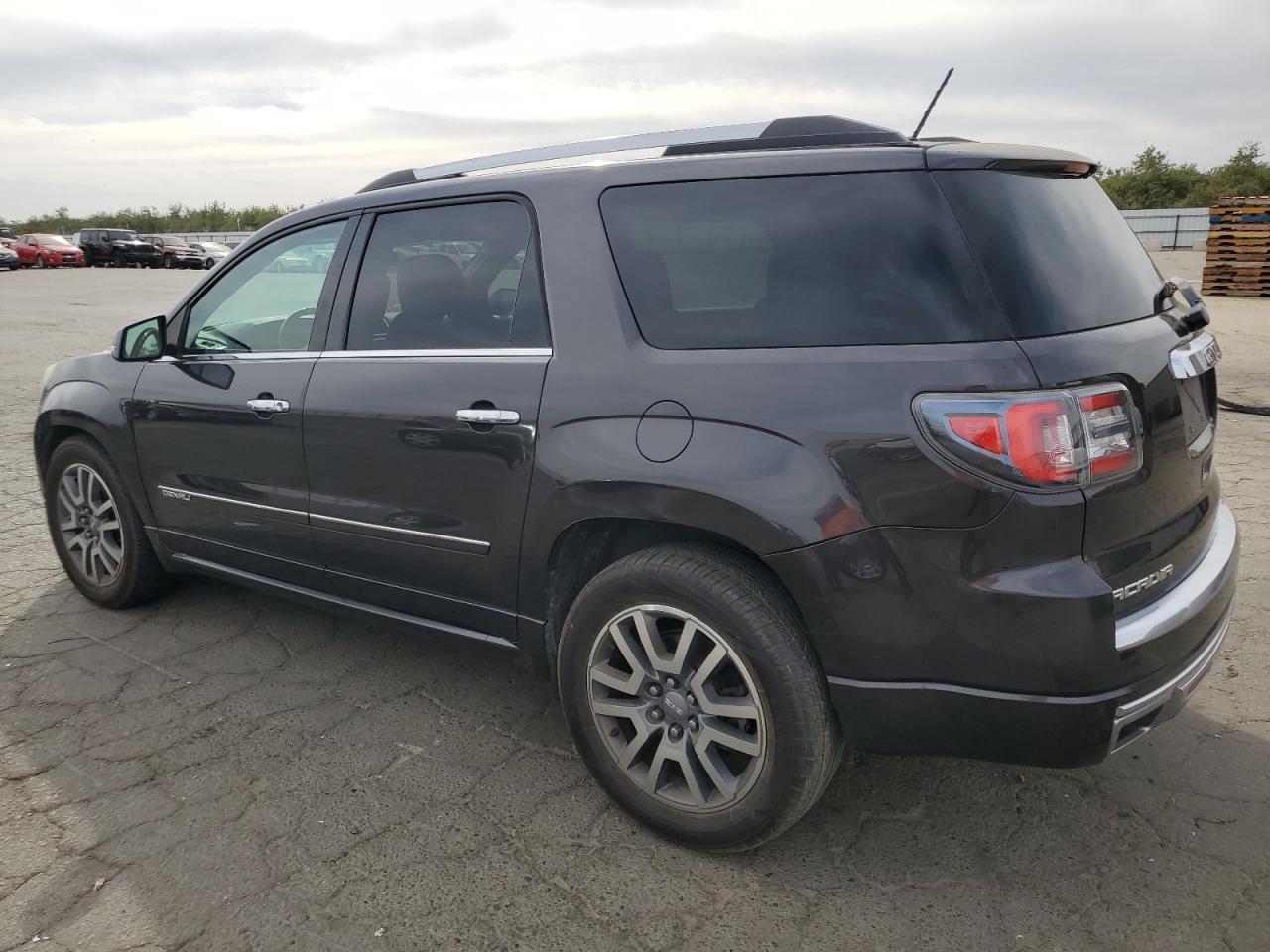2014 GMC Acadia - Image 2