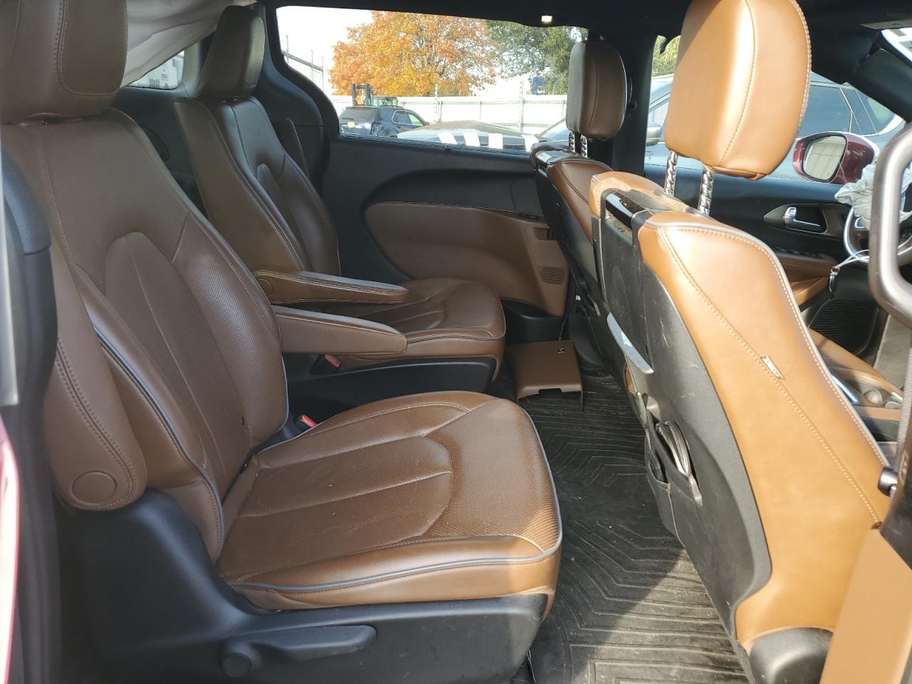 2020 Chrysler Pacifica - Image 11
