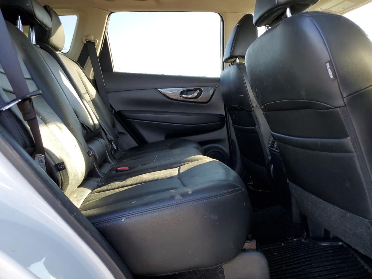 2016 Nissan Rogue - Image 10