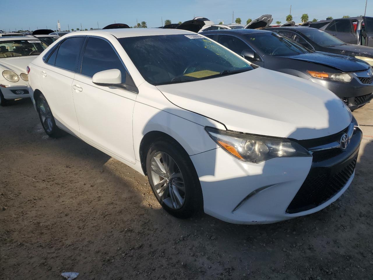 VIN 4T1BF1FK1HU400882 2017 TOYOTA CAMRY no.4