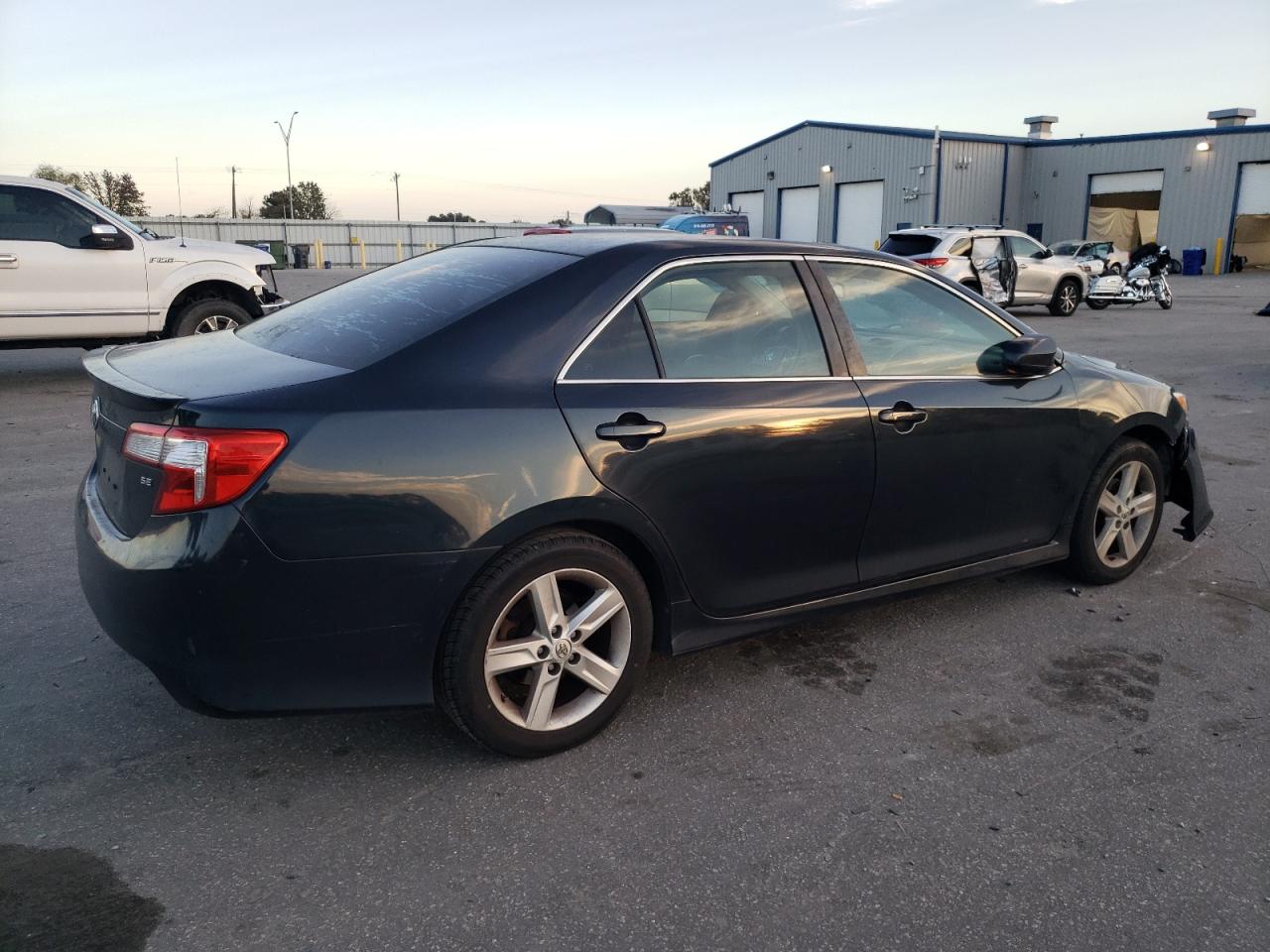 2014 Toyota Camry - Image 3