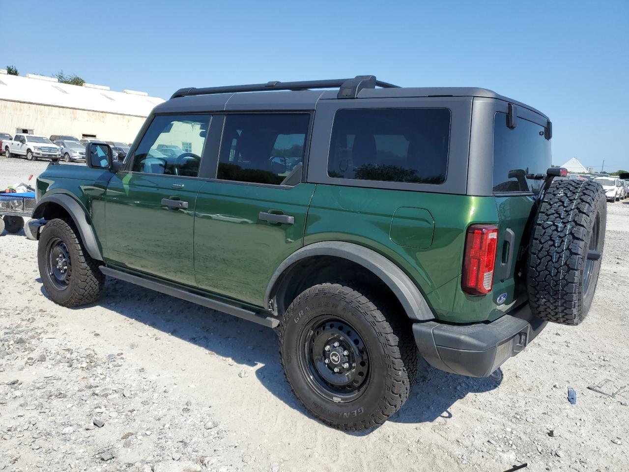 2023 Ford Bronco - Image 2
