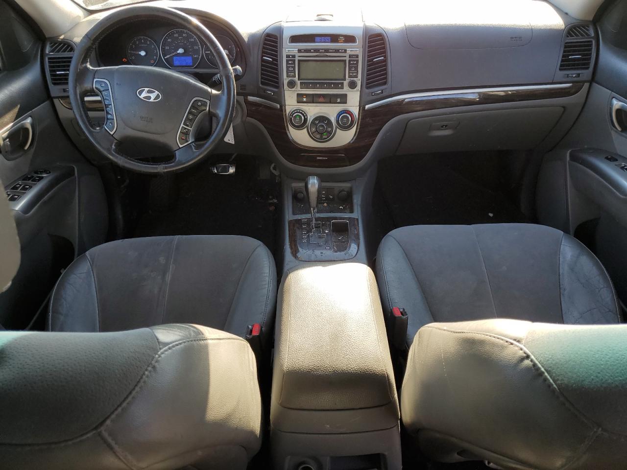 2010 Hyundai Santa Fe - Image 8