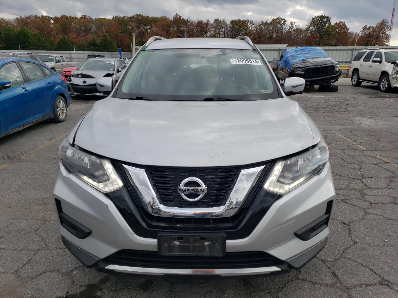 VIN KNMAT2MT7HP563982 2017 NISSAN ROGUE no.5