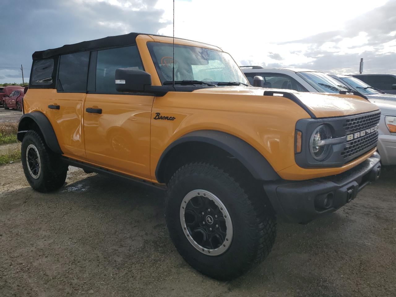 2022 Ford Bronco - Image 4