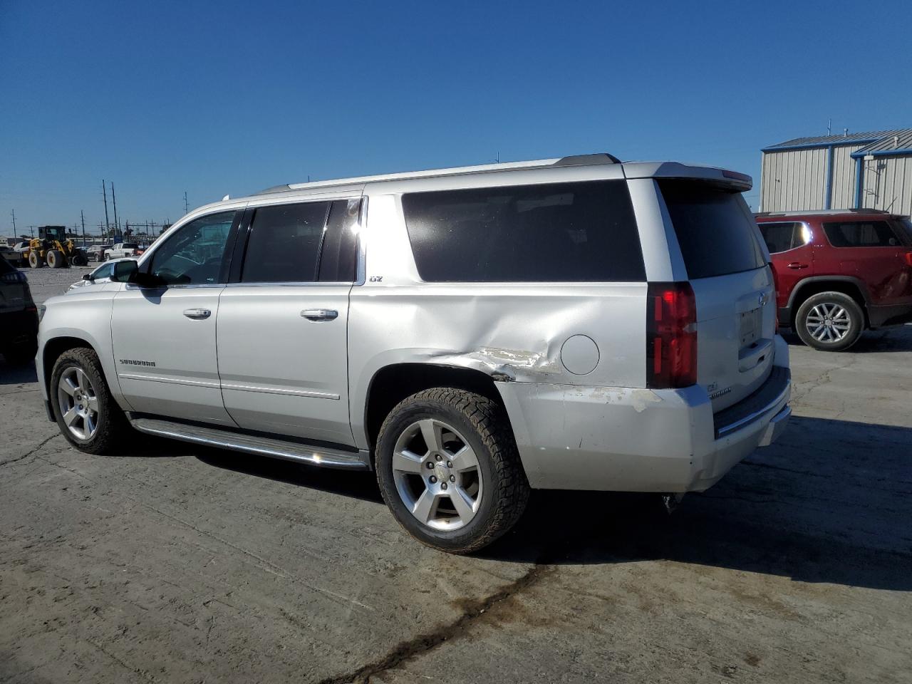 VIN 1GNSKJKC2GR244312 2016 CHEVROLET SUBURBAN no.2