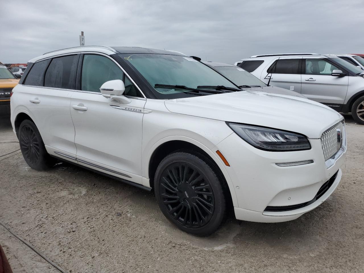 2022 Lincoln Corsair - Image 4