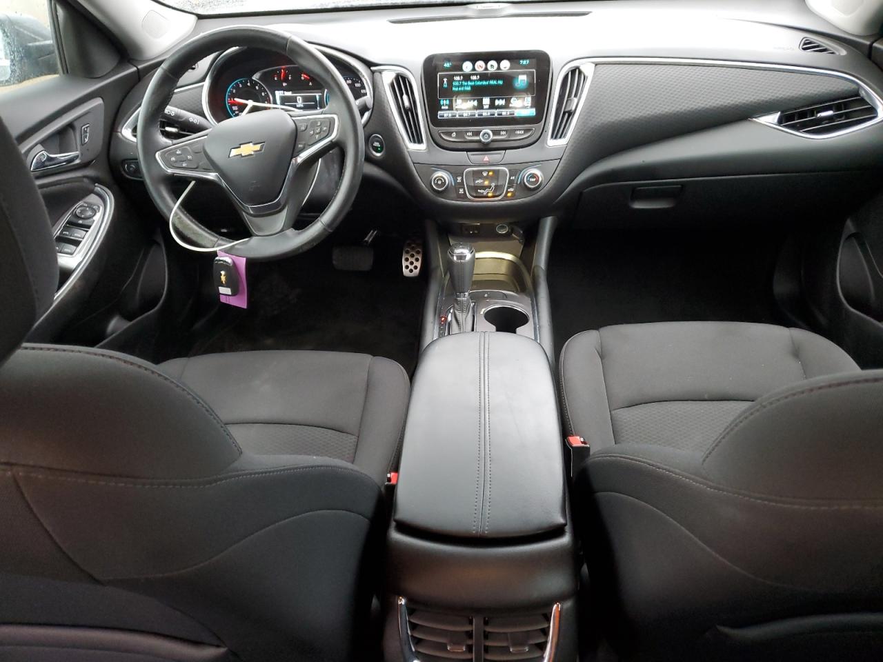 2016 Chevrolet Malibu - Image 8