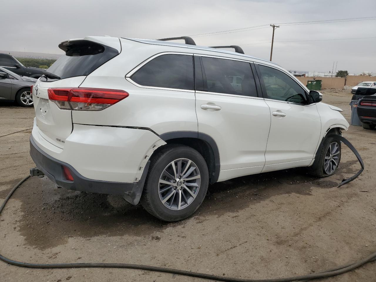 2018 Toyota Highlander - Image 3