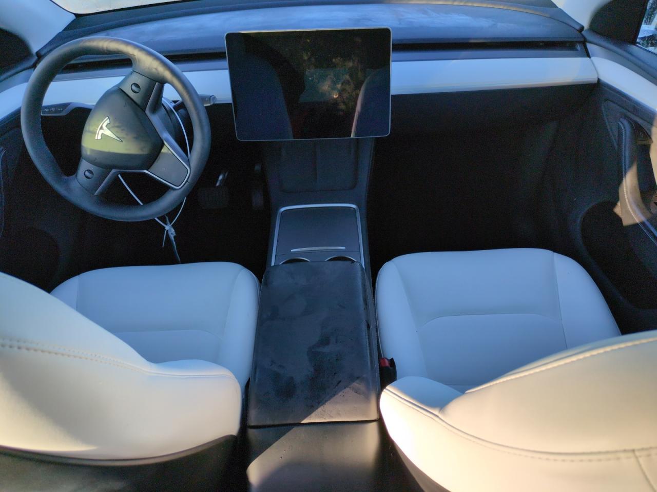 7SAYGDEE3RA252026 2024 Tesla Model Y