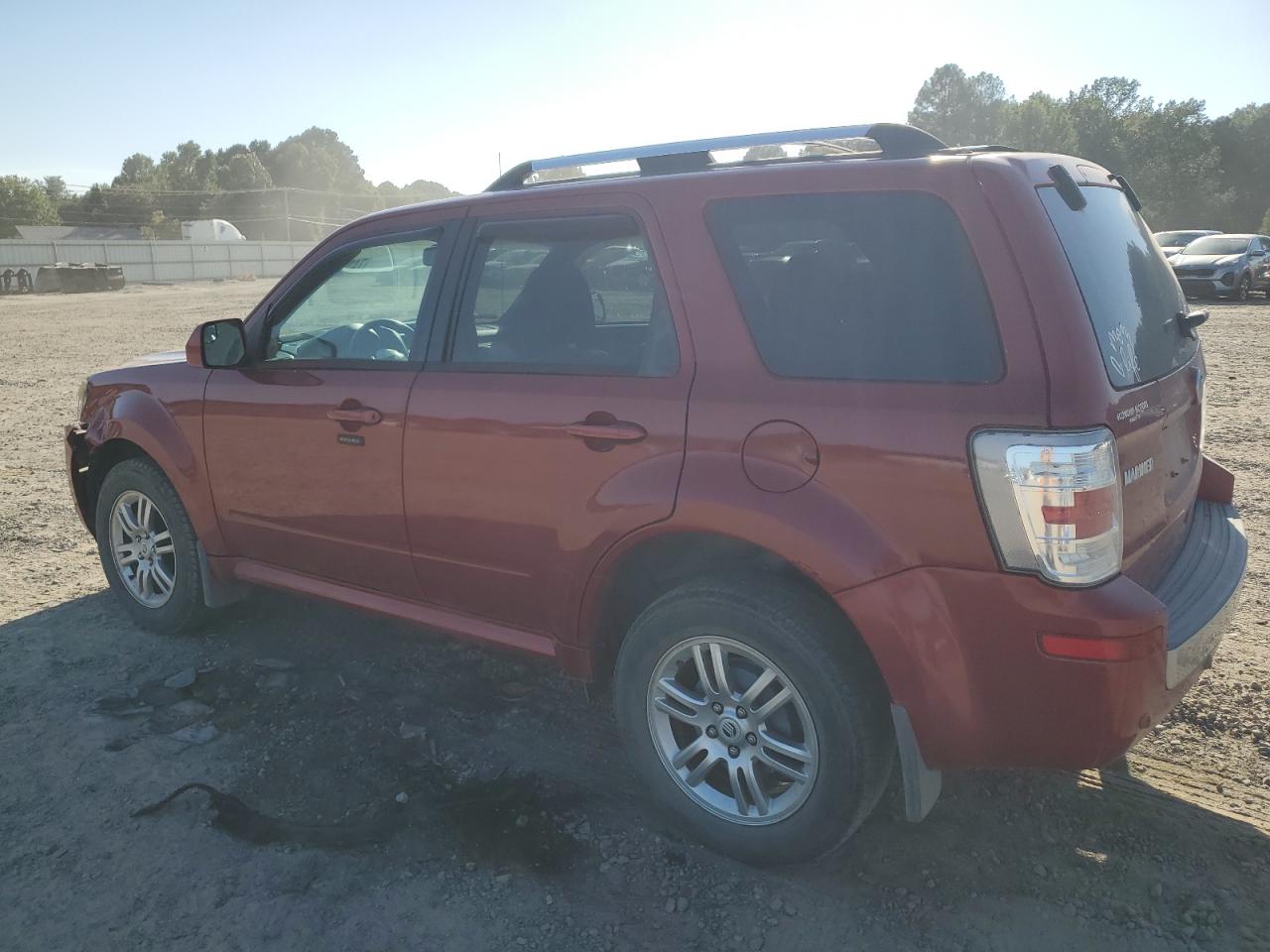 2010 Mercury Mariner - Image 2