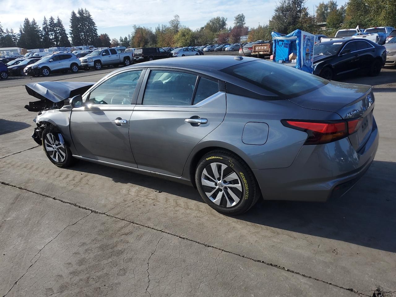 2020 Nissan Altima - Image 2