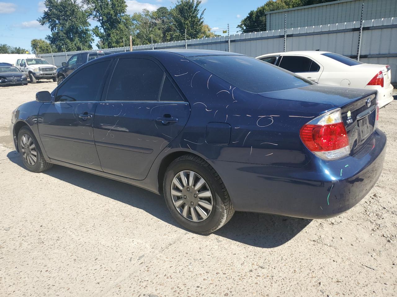2005 Toyota Camry - Image 2