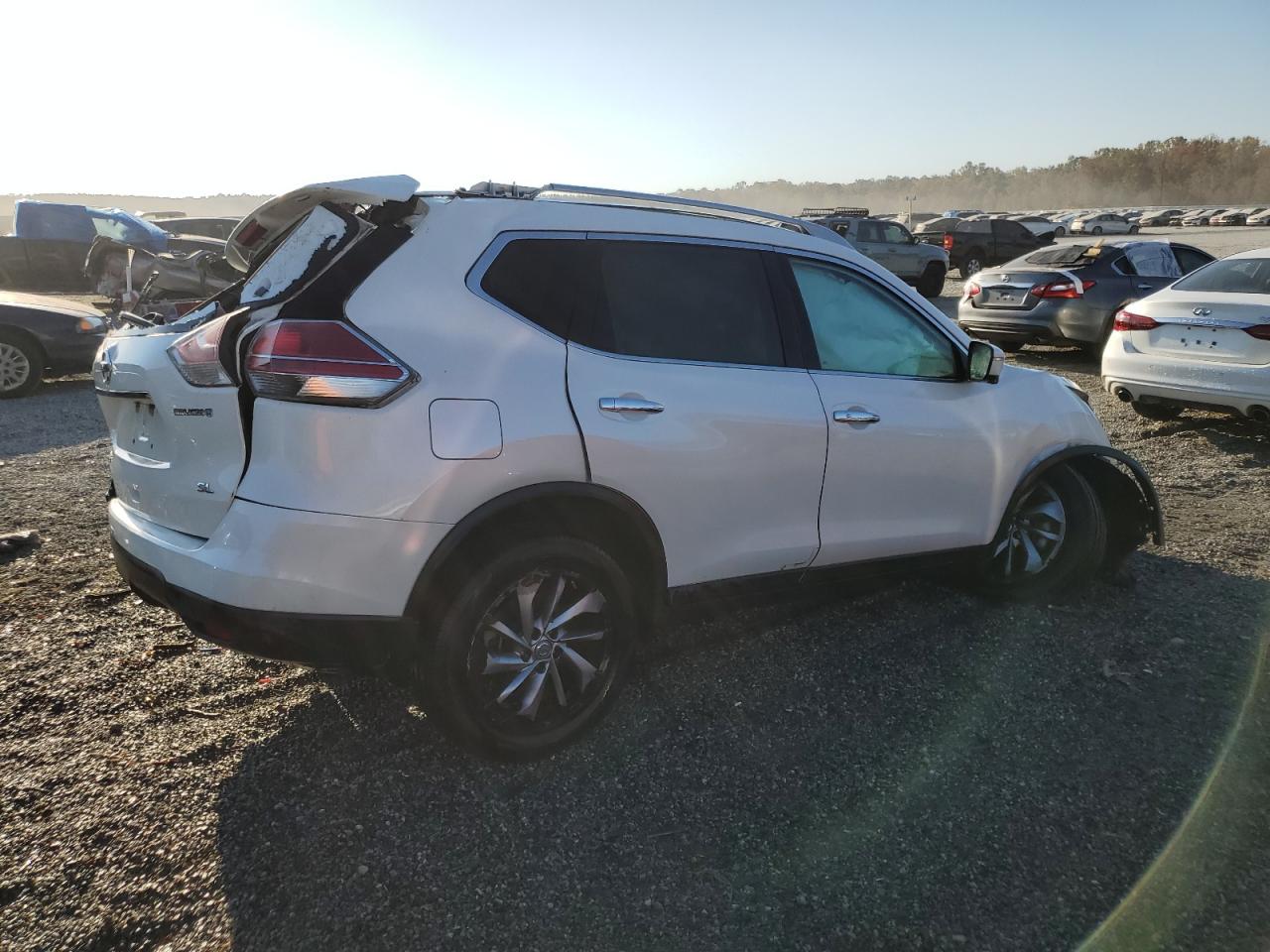 2015 Nissan Rogue - Image 3