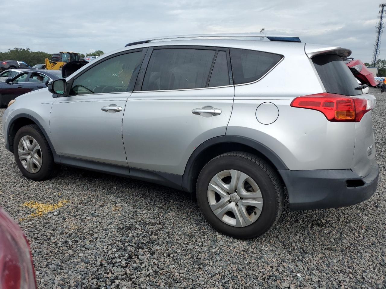 JTMZFREV0FJ024784 2015 TOYOTA RAV 4 - Image 2