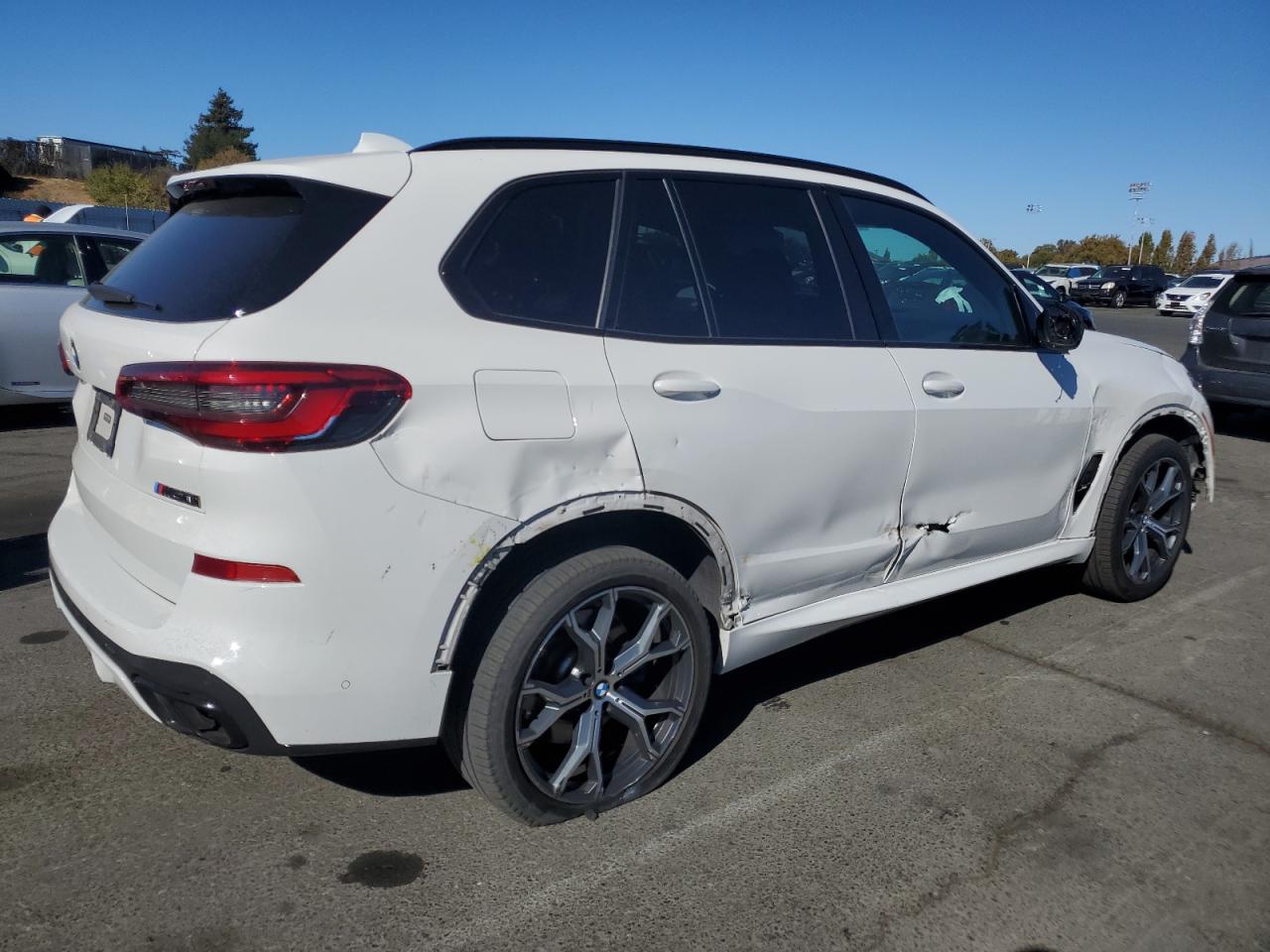 VIN 5UXJU2C59KLN64905 2019 BMW X5 no.3