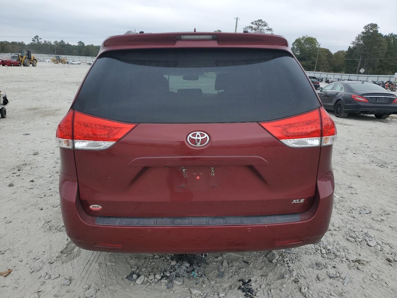 2014 Toyota Sienna - Image 6