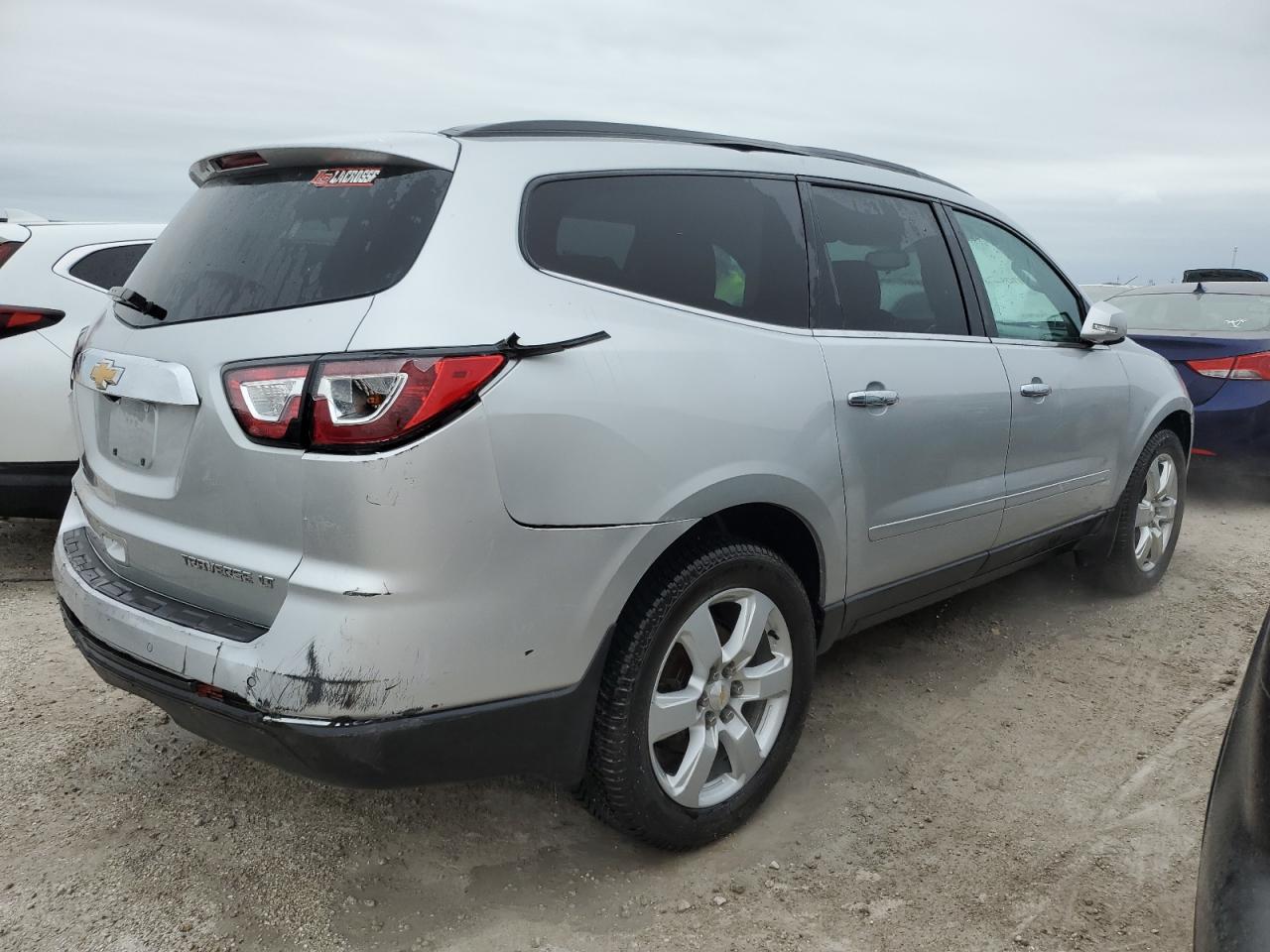 2016 Chevrolet Traverse - Image 3