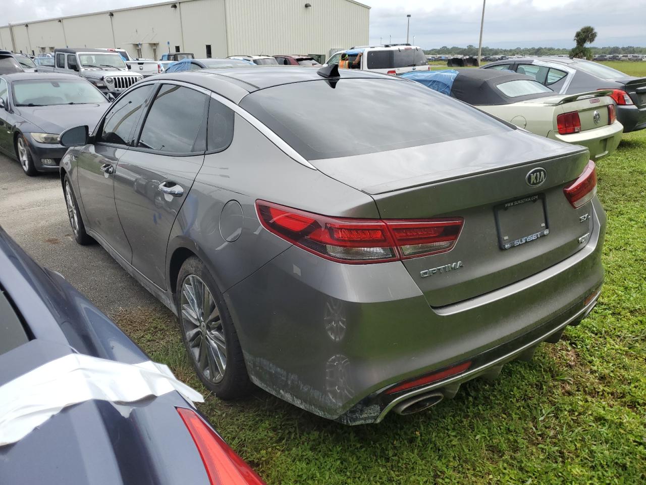 5XXGV4L2XJG213493 2018 KIA OPTIMA - Image 2