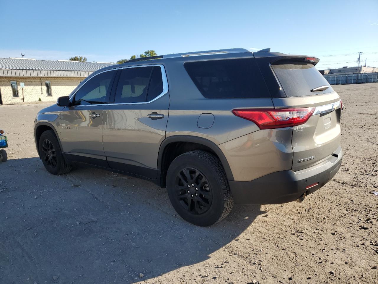 1GNERGKW7JJ180019 2018 CHEVROLET TRAVERSE - Image 2